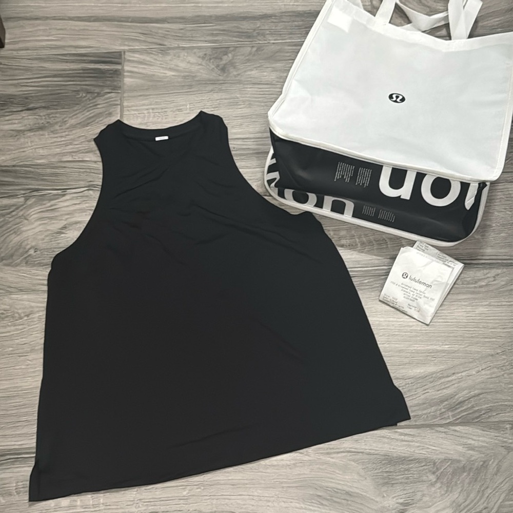 NWOT Lululemon Black Ladies Tank Top w Reusable Bag Tote Measures: 7” pit to pit